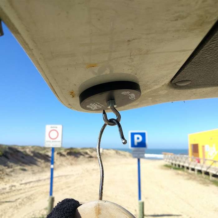 Northcore "Hook Up" Magnetic Wetsuit Hanger - Image 4
